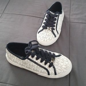 Michael Kors Girl Shoes Size 1